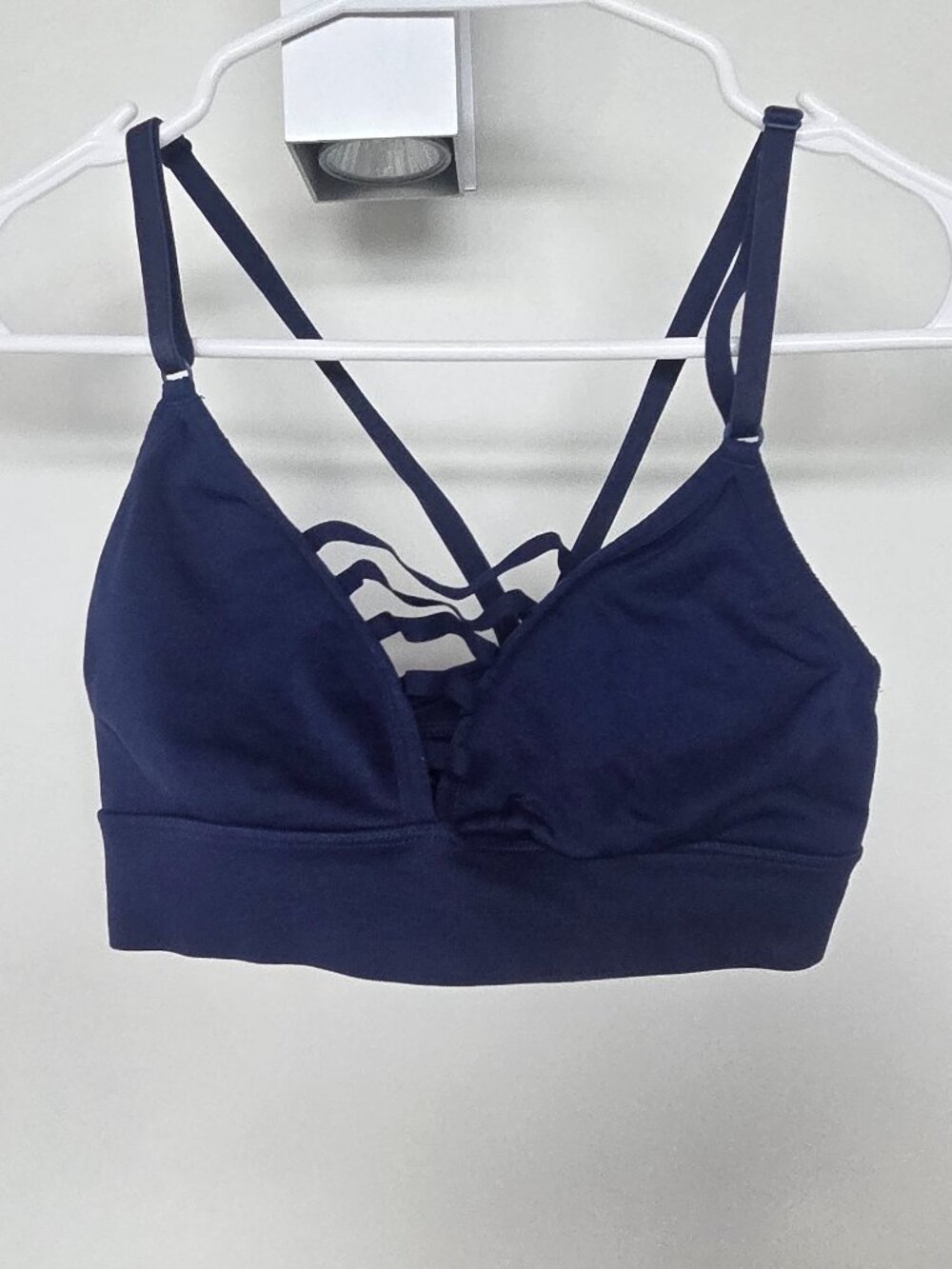 Victoria's Secret Strappy Adjustable Strap Wireless Sports Bra S Blue
